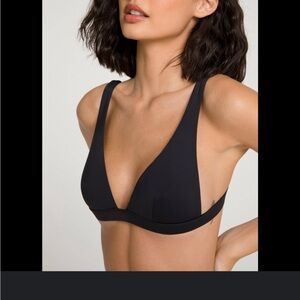 Good American Sexy Boost Bikini Top